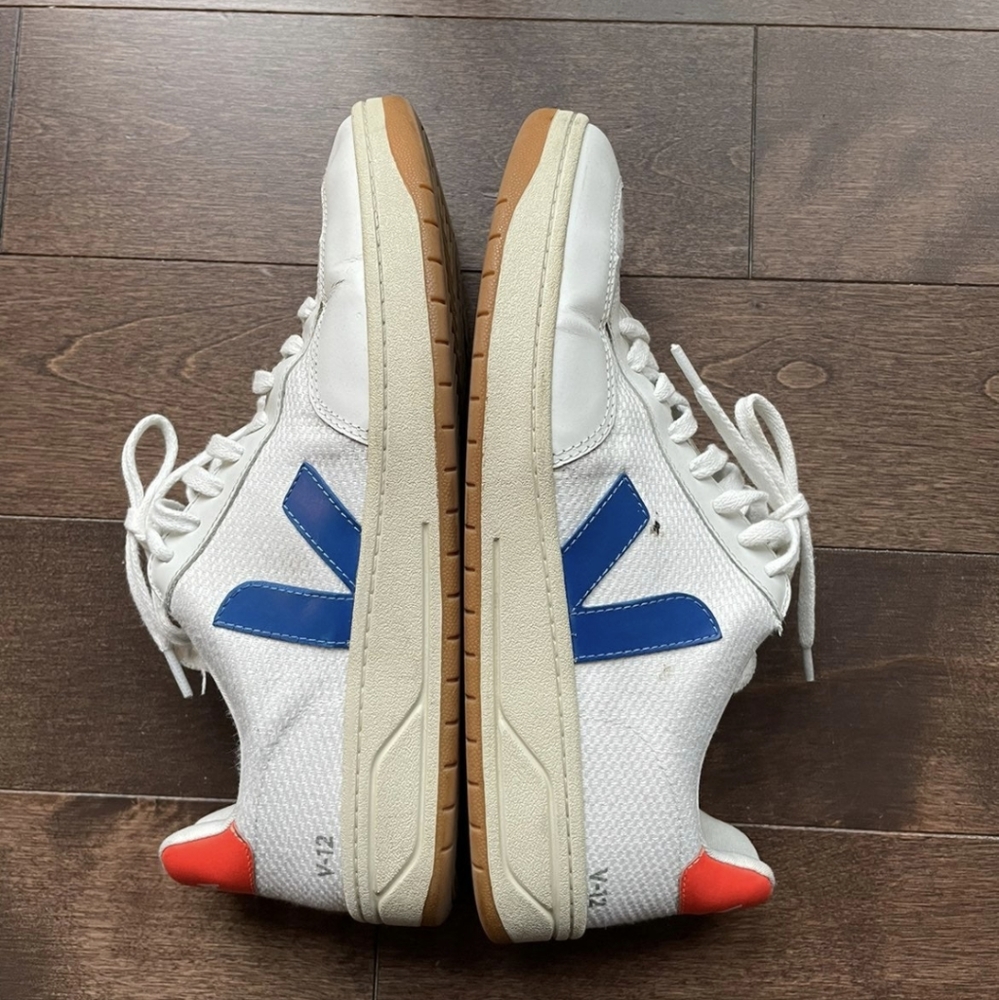 V12 Men's Veja Sneaker • 10